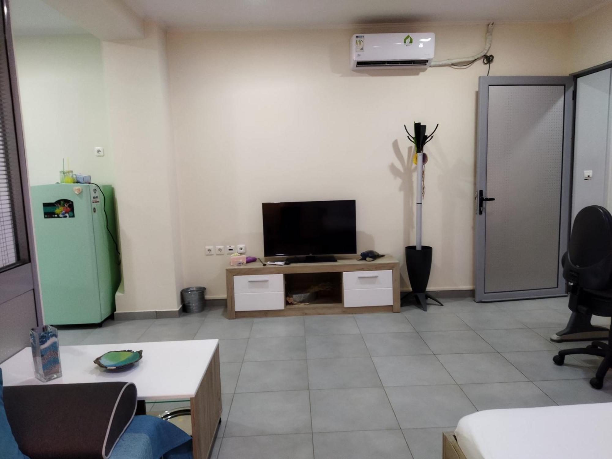 Cozy Apartment Near To The Airport Kuvarász Kültér fotó