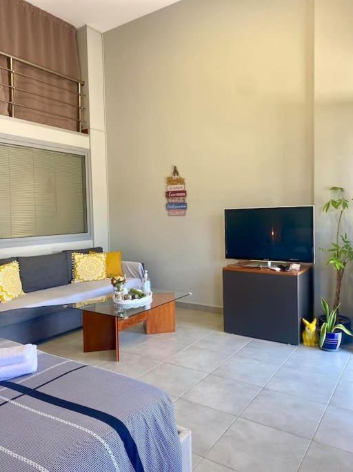 Cozy Apartment Near To The Airport Kuvarász Kültér fotó